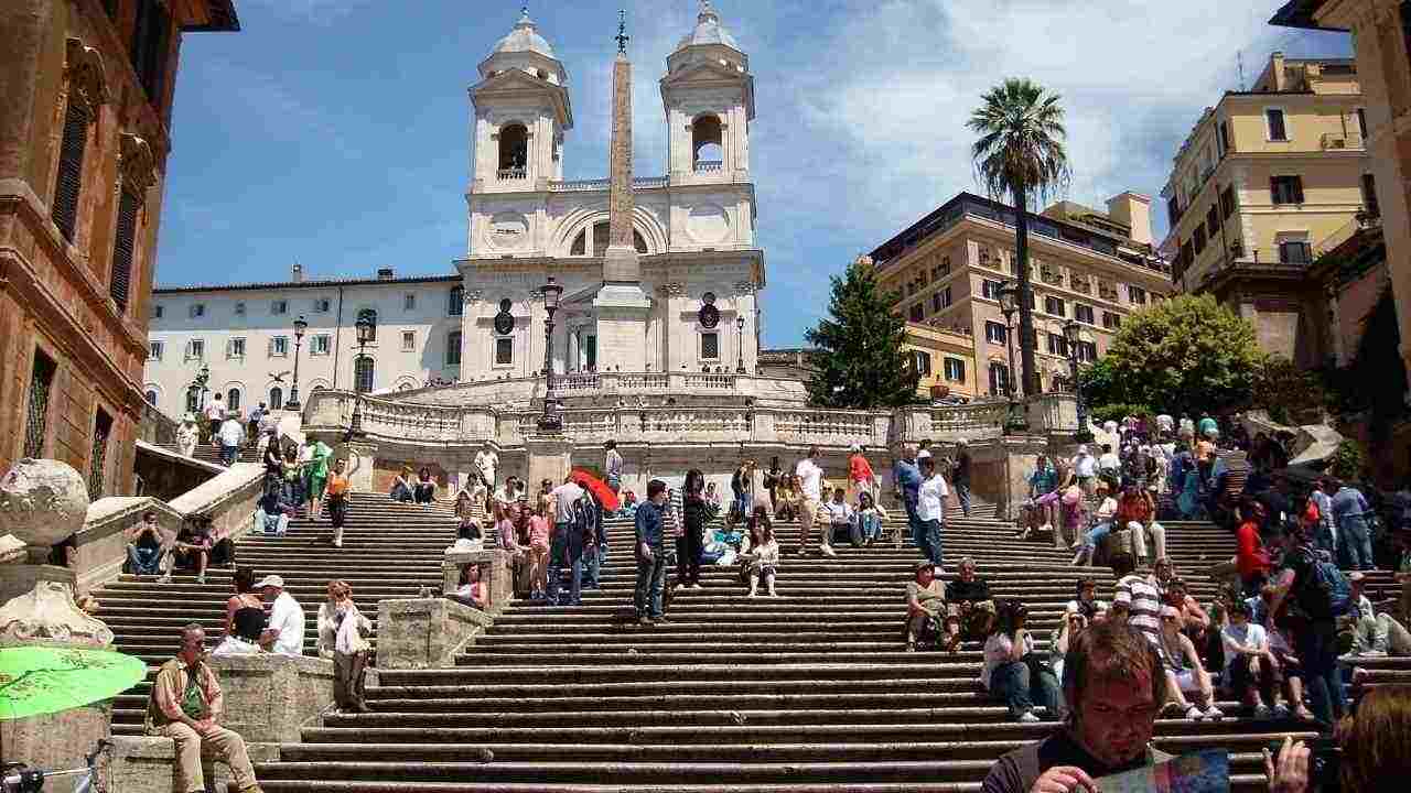 case poveri roma centro