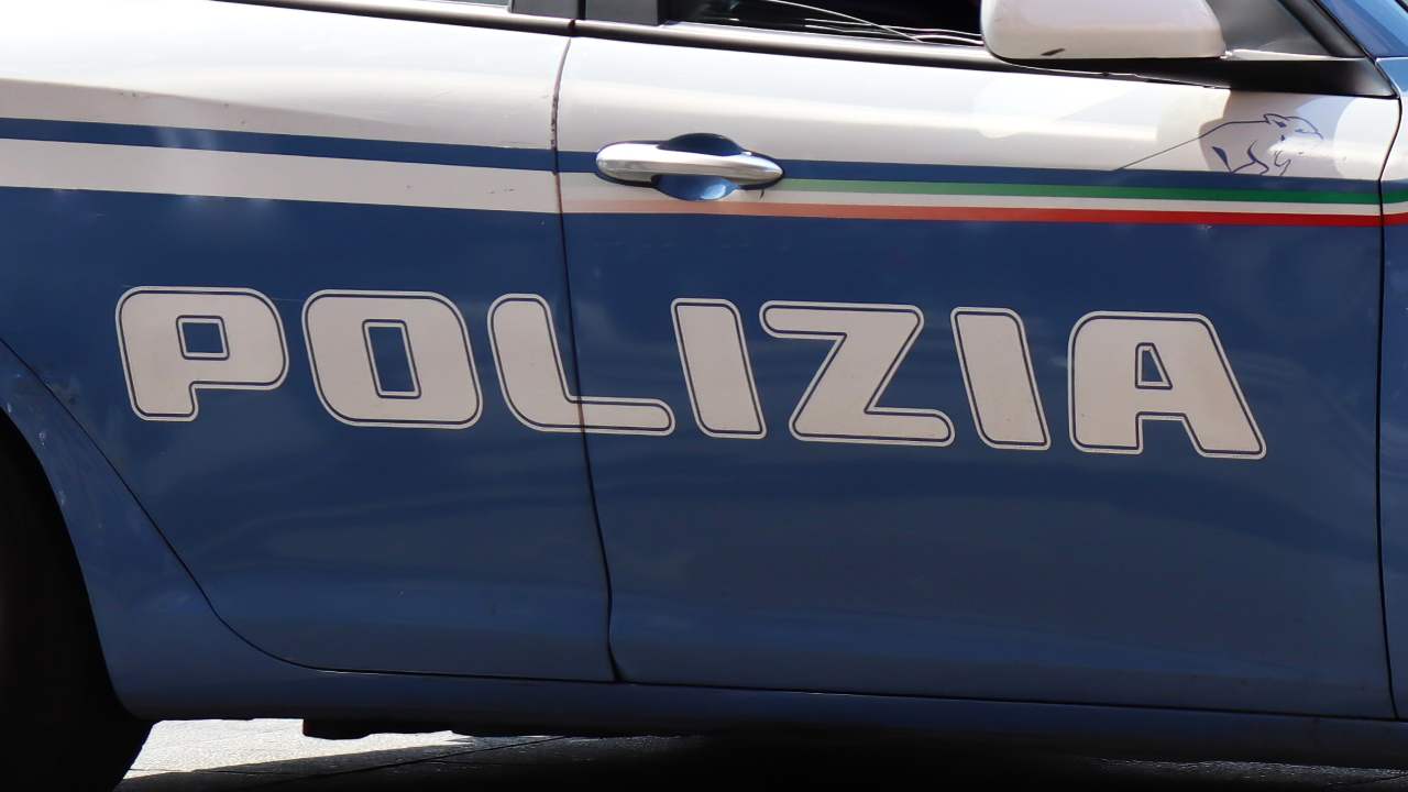 Roma gemelli trovati morti casa