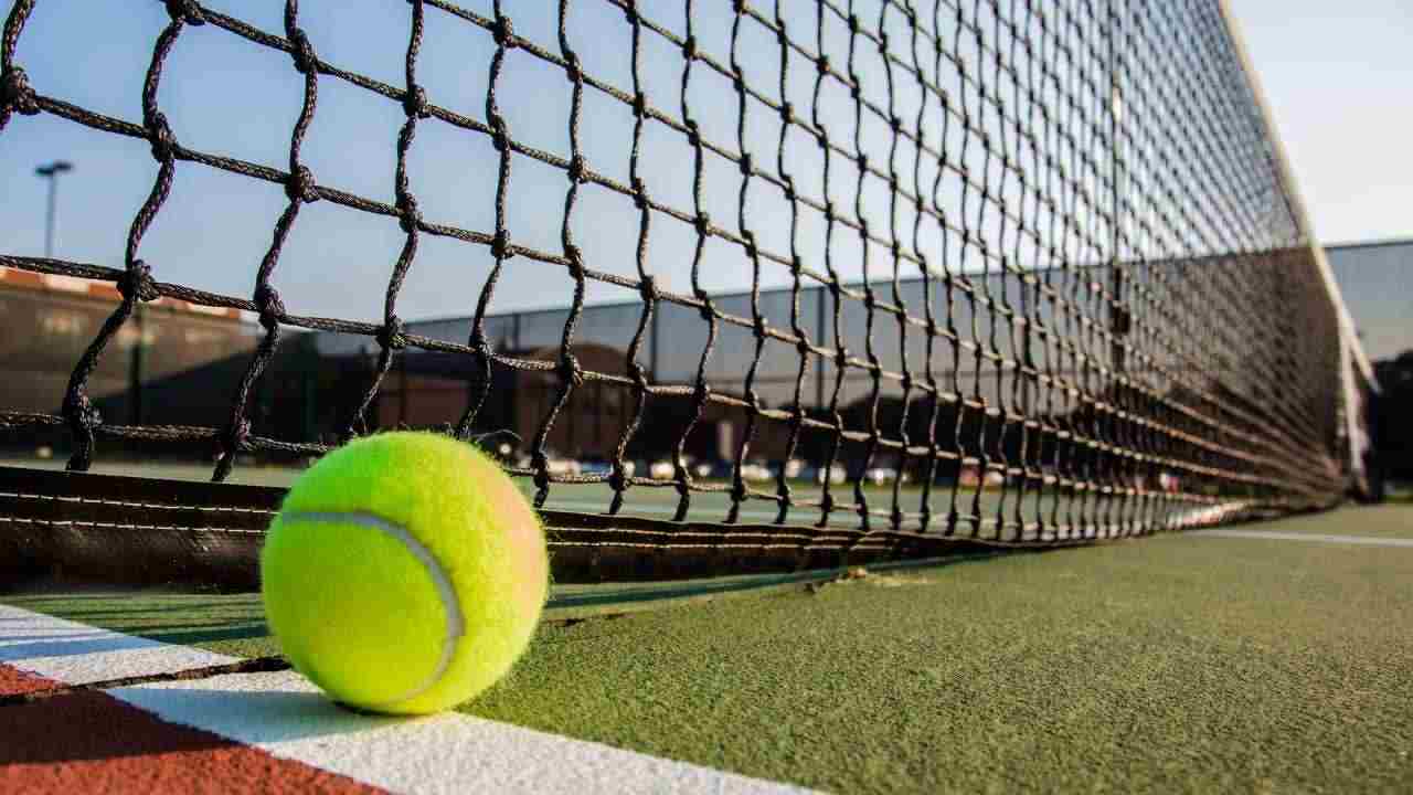 Lecce malore partita tennis morto avvocato