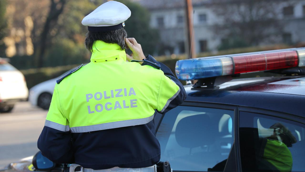 uomo brescia uccide la madre a calci e pugni